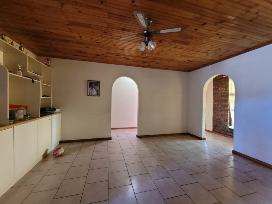 To Let 3 Bedroom Property for Rent in Humansdorp Eastern Cape